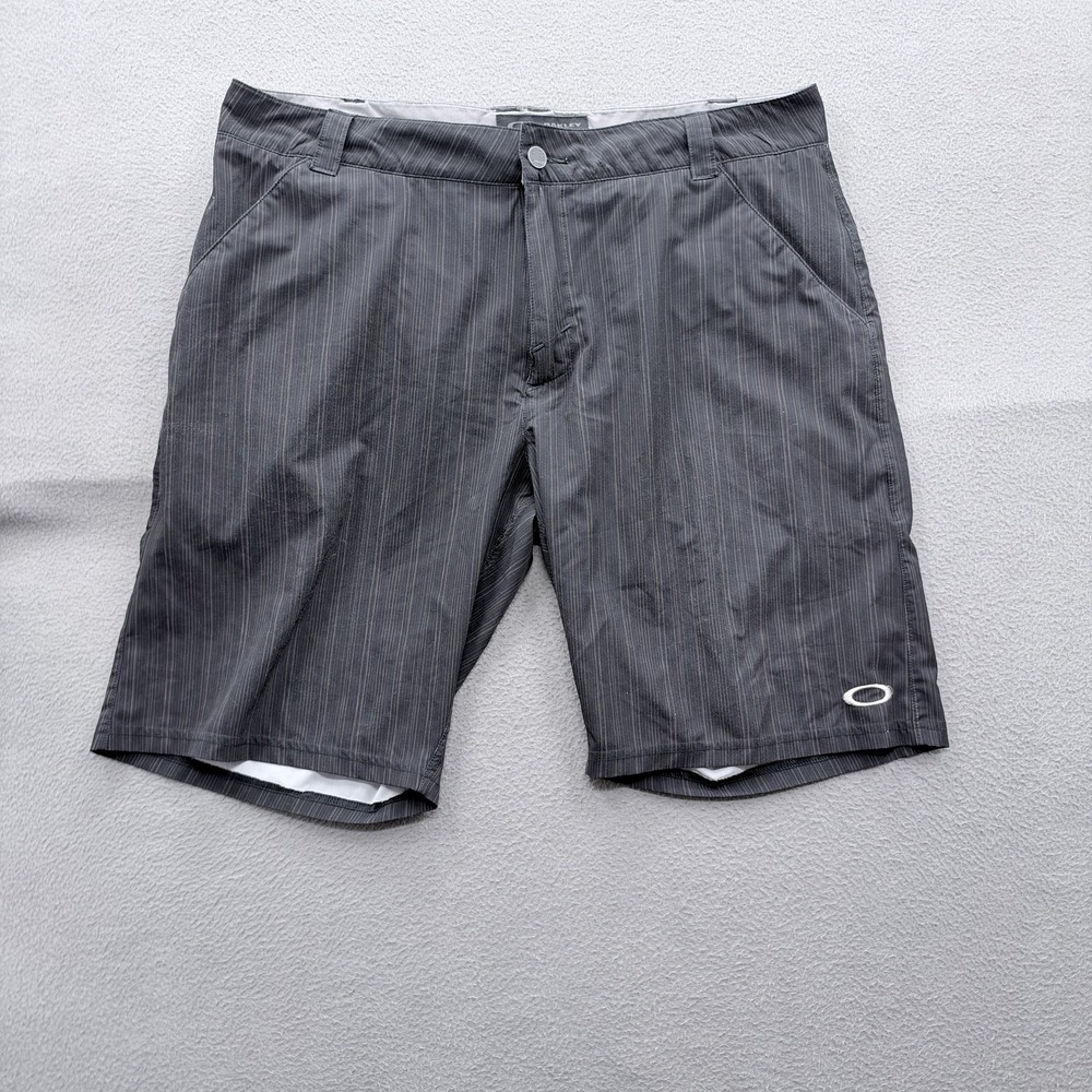 Oakley Shorts Mens 36 Gray Striped Chino Microfiber 10 Inseam Casual Summer